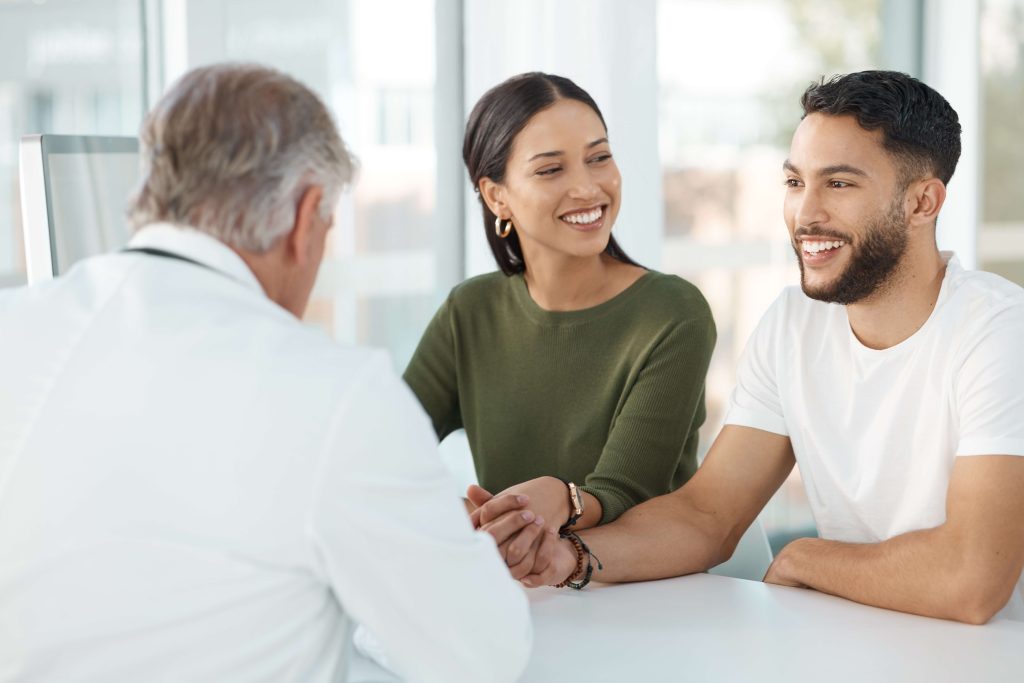 pareja consulta fertilidad embarazo in vitro inmater