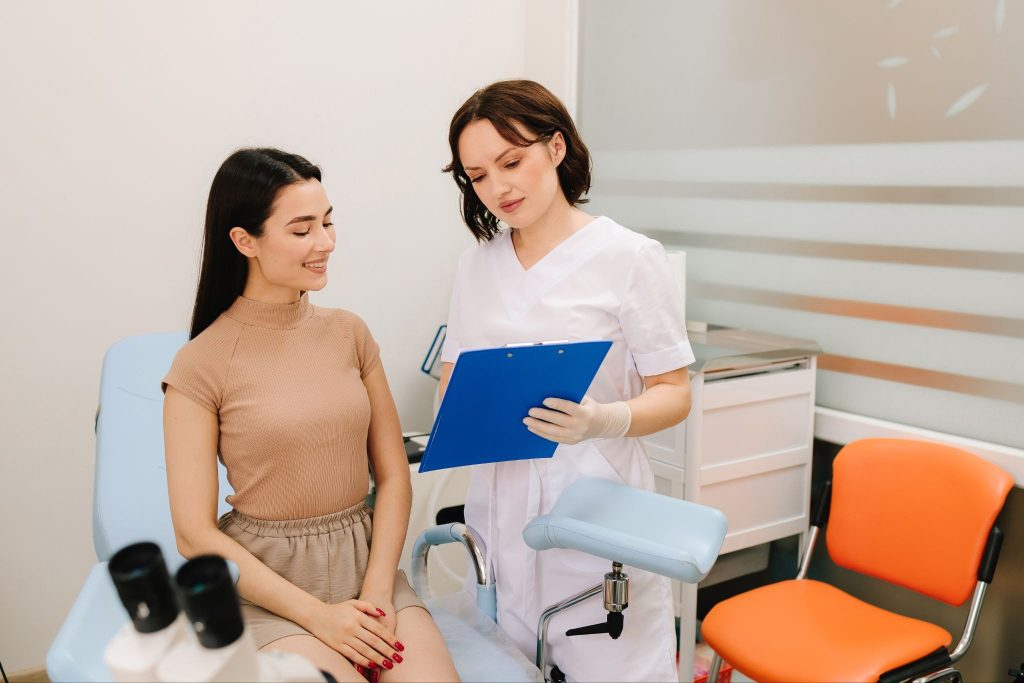 prevencion cancer cuello uterino control ginecologico consulta mujer