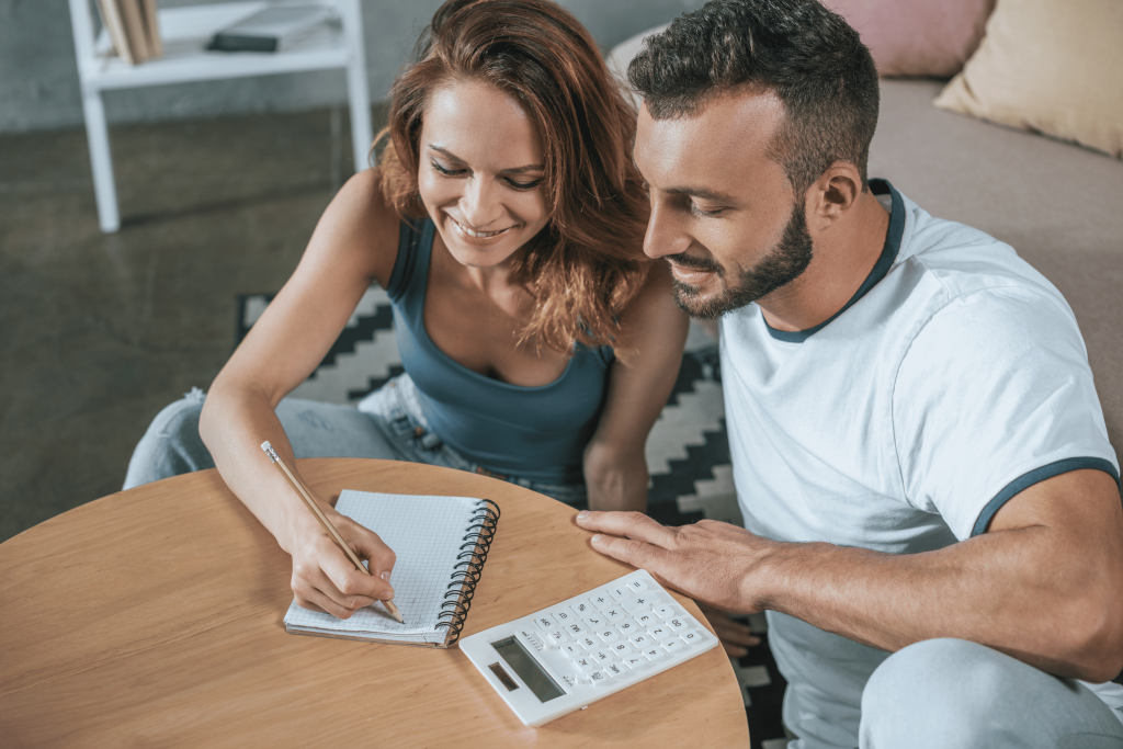 pareja planificación económica fiv cuotas financiamiento